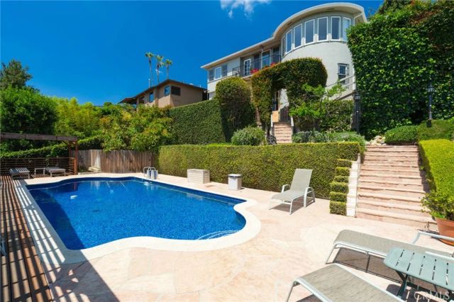 3664 Holboro, Los Angeles, CA 90027