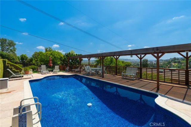 3664 Holboro, Los Angeles, CA 90027