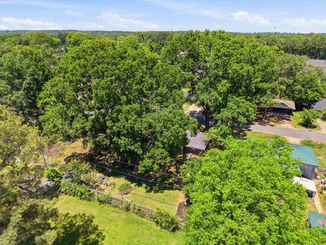 2021 Arkansas Avenue, Conway, AR 72034