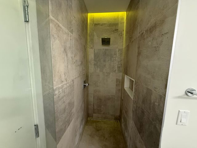 3462 N Lincoln Avenue 202, Chicago, IL 60657