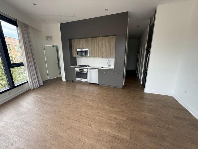 3462 N Lincoln Avenue 202, Chicago, IL 60657