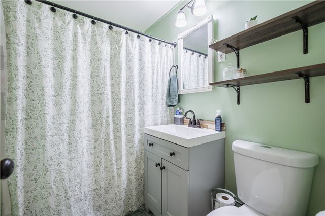 216 Mac Arthur Road, Greece, NY 14615