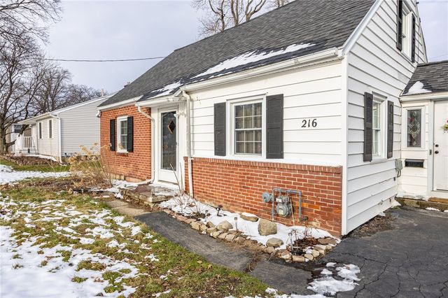 216 Mac Arthur Road, Greece, NY 14615