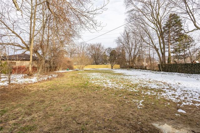 216 Mac Arthur Road, Greece, NY 14615