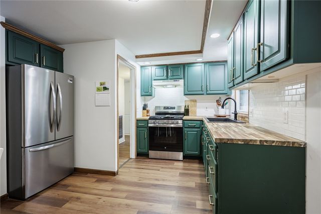 216 Mac Arthur Road, Greece, NY 14615