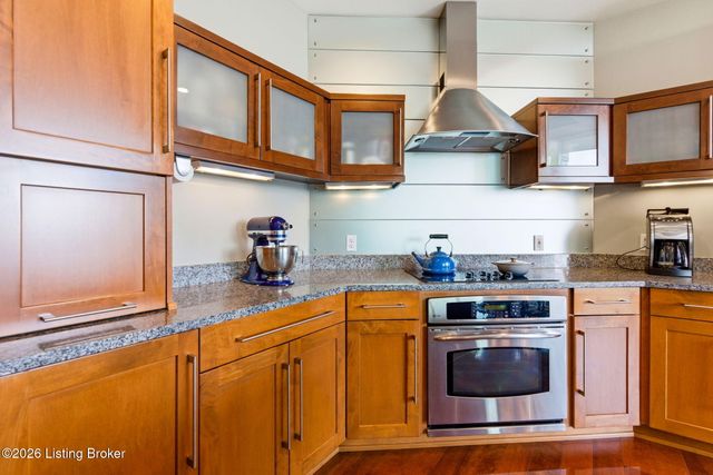 222 E Witherspoon St 602, Louisville, KY 40202