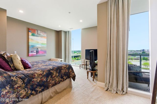 222 E Witherspoon St 602, Louisville, KY 40202