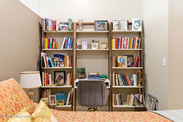 222 E Witherspoon St 602, Louisville, KY 40202