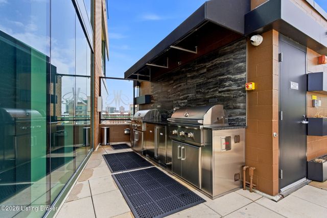 222 E Witherspoon St 602, Louisville, KY 40202