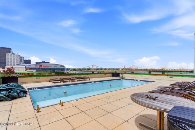 222 E Witherspoon St 602, Louisville, KY 40202