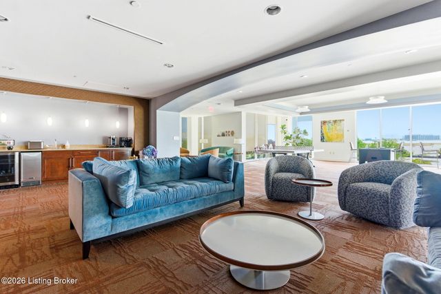 222 E Witherspoon St 602, Louisville, KY 40202