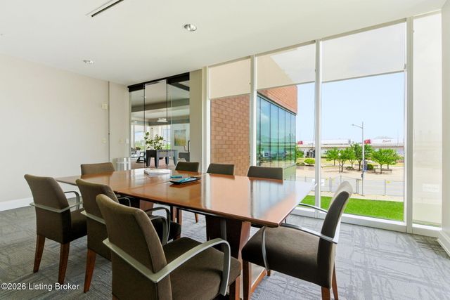 222 E Witherspoon St 602, Louisville, KY 40202