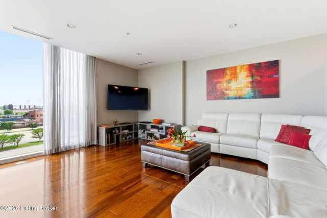 222 E Witherspoon St 602, Louisville, KY 40202