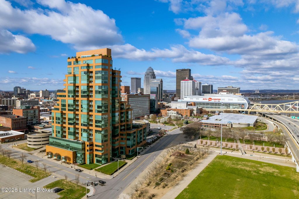 222 E Witherspoon St 602, Louisville, KY 40202
