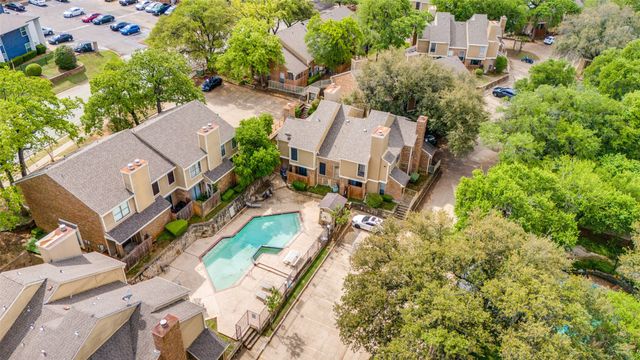2103 Park Willow Lane A, Arlington, TX 76011