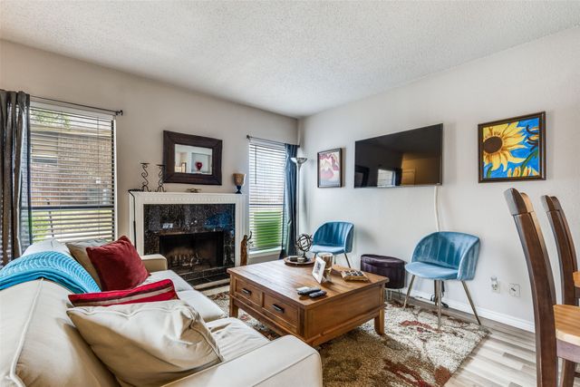 2103 Park Willow Lane A, Arlington, TX 76011