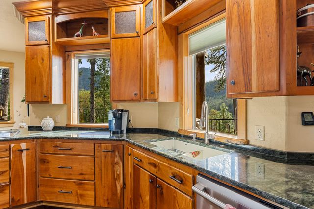 211 Shorthorn Gulch Road, Grants Pass, OR 97526