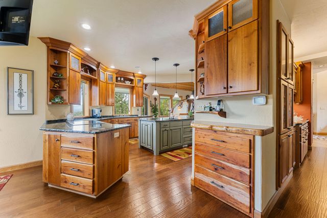 211 Shorthorn Gulch Road, Grants Pass, OR 97526