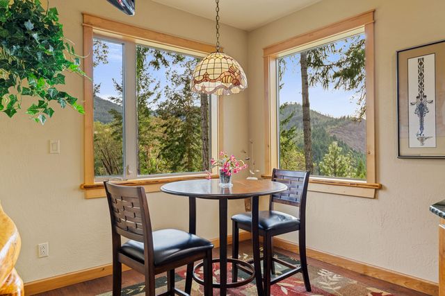 211 Shorthorn Gulch Road, Grants Pass, OR 97526