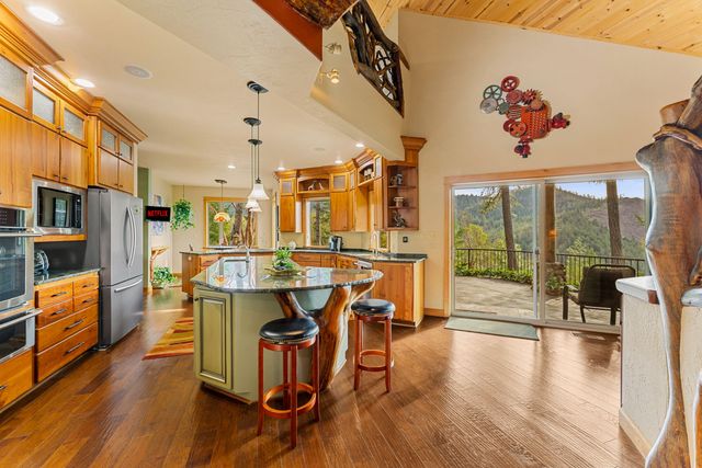 211 Shorthorn Gulch Road, Grants Pass, OR 97526