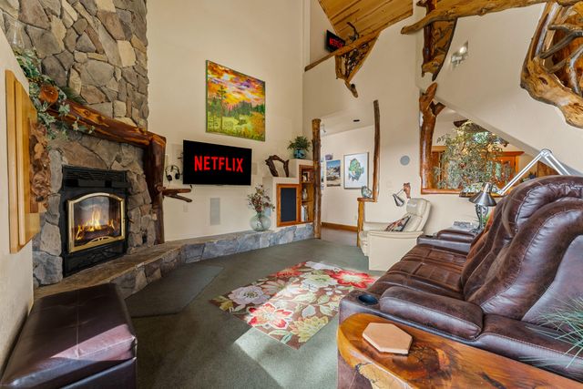 211 Shorthorn Gulch Road, Grants Pass, OR 97526