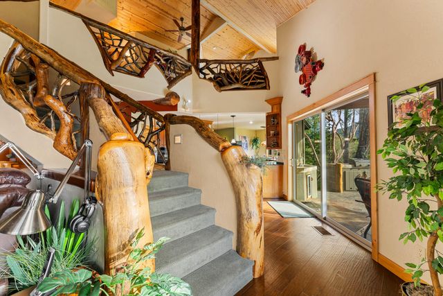 211 Shorthorn Gulch Road, Grants Pass, OR 97526