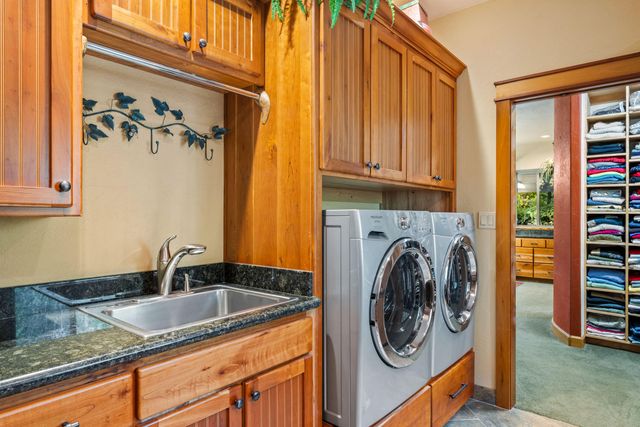 211 Shorthorn Gulch Road, Grants Pass, OR 97526