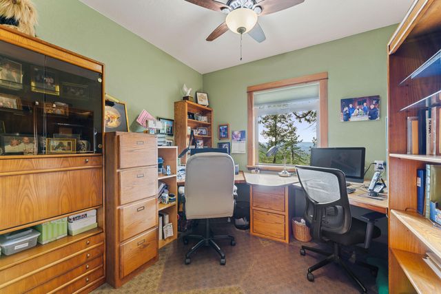 211 Shorthorn Gulch Road, Grants Pass, OR 97526