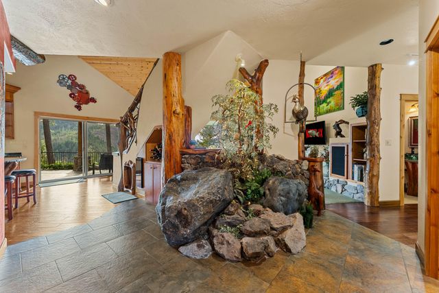 211 Shorthorn Gulch Road, Grants Pass, OR 97526