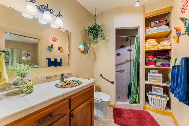 211 Shorthorn Gulch Road, Grants Pass, OR 97526