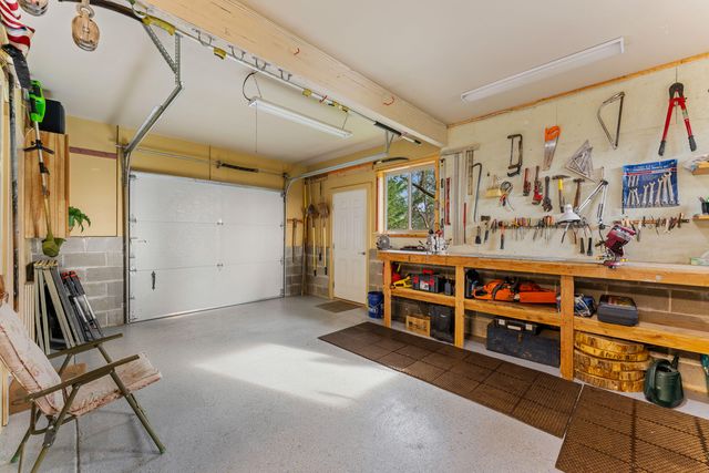 211 Shorthorn Gulch Road, Grants Pass, OR 97526