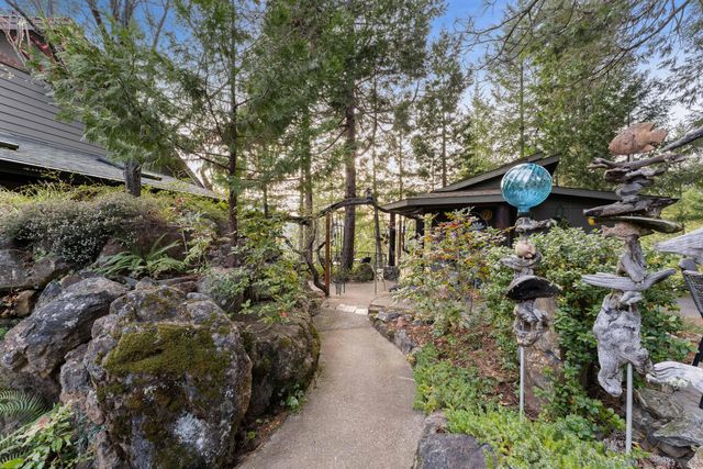 211 Shorthorn Gulch Road, Grants Pass, OR 97526