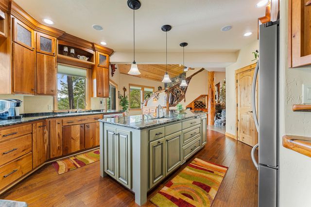 211 Shorthorn Gulch Road, Grants Pass, OR 97526