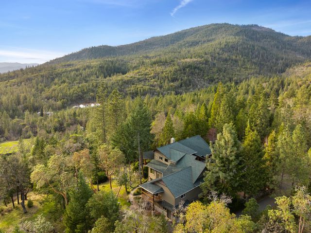 211 Shorthorn Gulch Road, Grants Pass, OR 97526