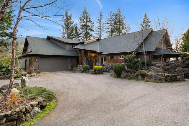 211 Shorthorn Gulch Road, Grants Pass, OR 97526