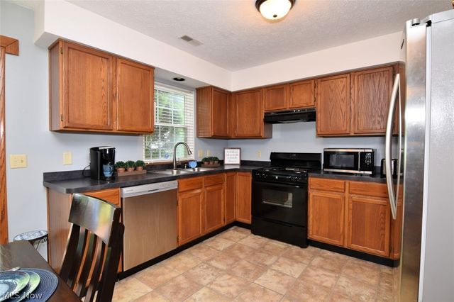 2529 Clearwater Lane 22, Painesville Twp, OH 44077