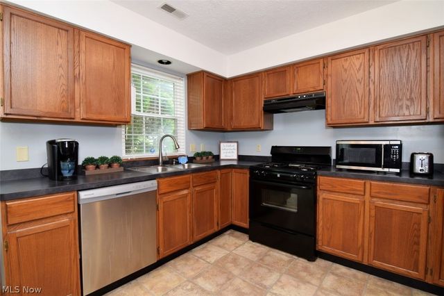 2529 Clearwater Lane 22, Painesville Twp, OH 44077