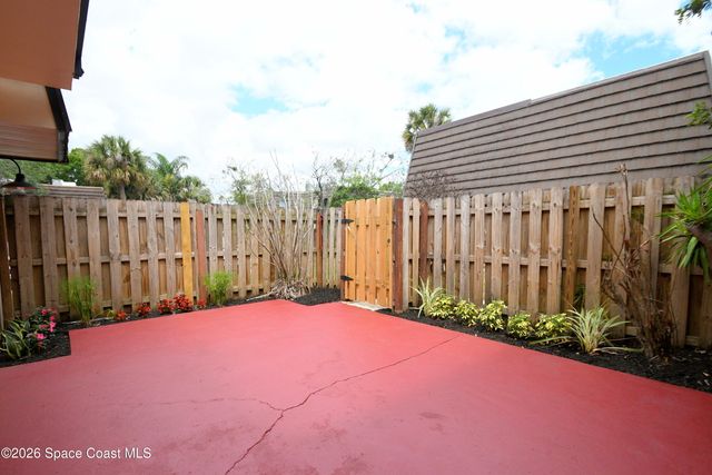 4014 Vista Oaks Circle NE, Melbourne, FL 32905