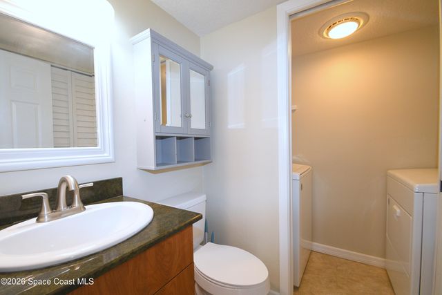 4014 Vista Oaks Circle NE, Melbourne, FL 32905