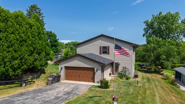 24724 74th Street, Paddock Lake, WI 53168