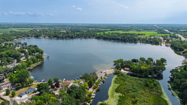 24724 74th Street, Paddock Lake, WI 53168