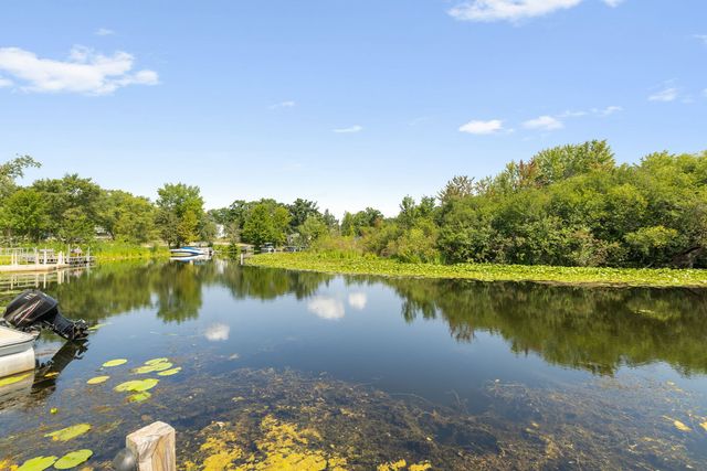 24724 74th Street, Paddock Lake, WI 53168