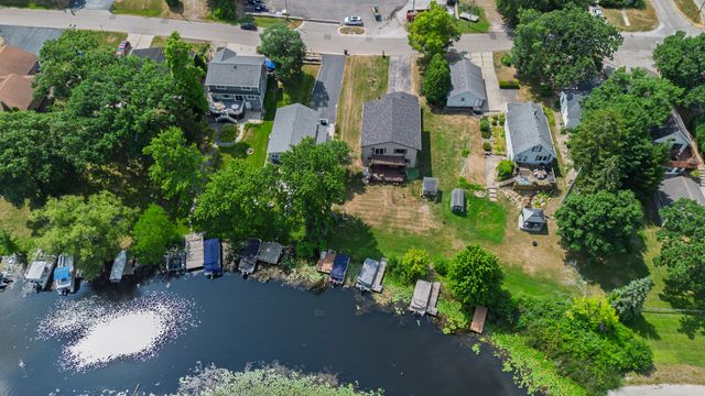 24724 74th Street, Paddock Lake, WI 53168