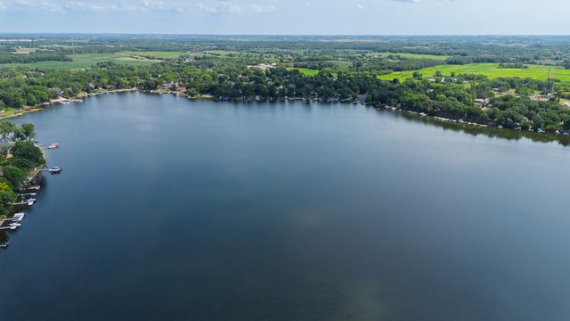 24724 74th Street, Paddock Lake, WI 53168