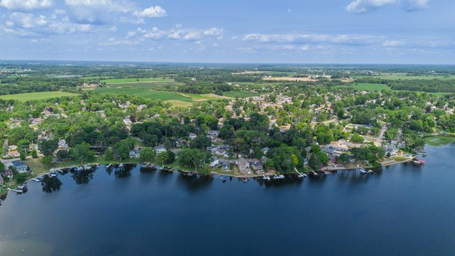 24724 74th Street, Paddock Lake, WI 53168