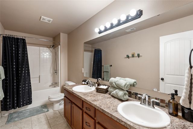 10118 Terra Glenn Street SE, Yelm, WA 98597