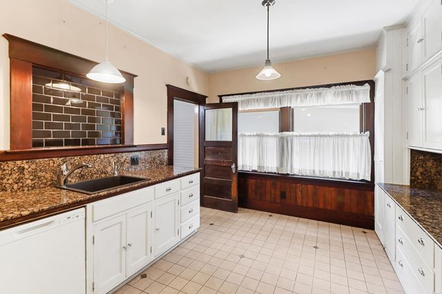 2705 P St, Sacramento, CA 95816