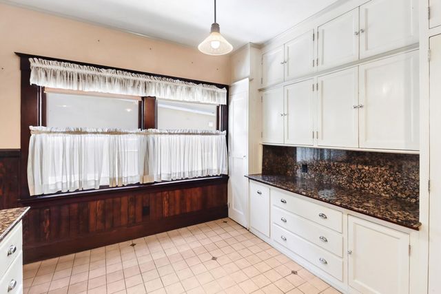 2705 P St, Sacramento, CA 95816