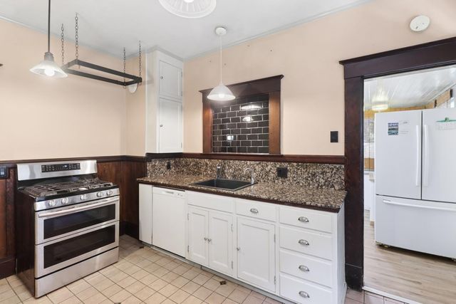 2705 P St, Sacramento, CA 95816