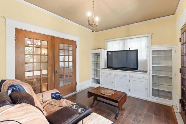 2705 P St, Sacramento, CA 95816